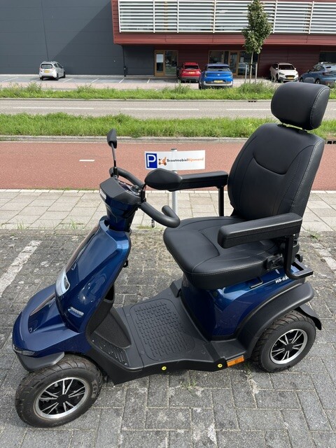 One 4 wiel blauw