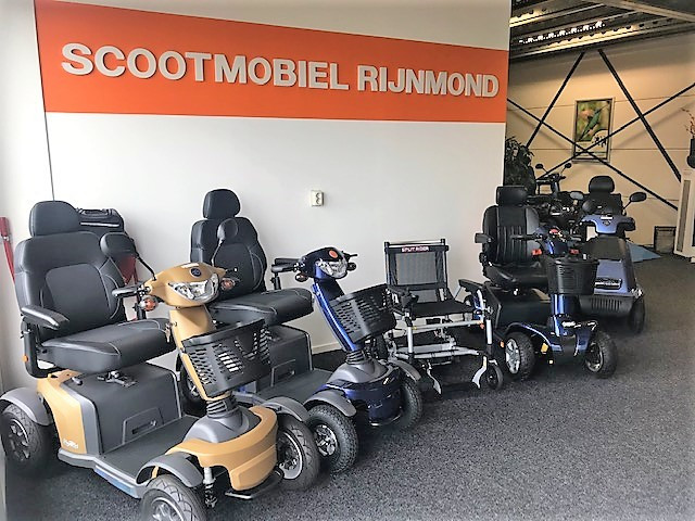 Split rider showroom